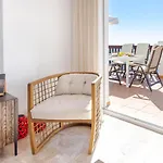 Heavenly Views From Frontline Penthouse